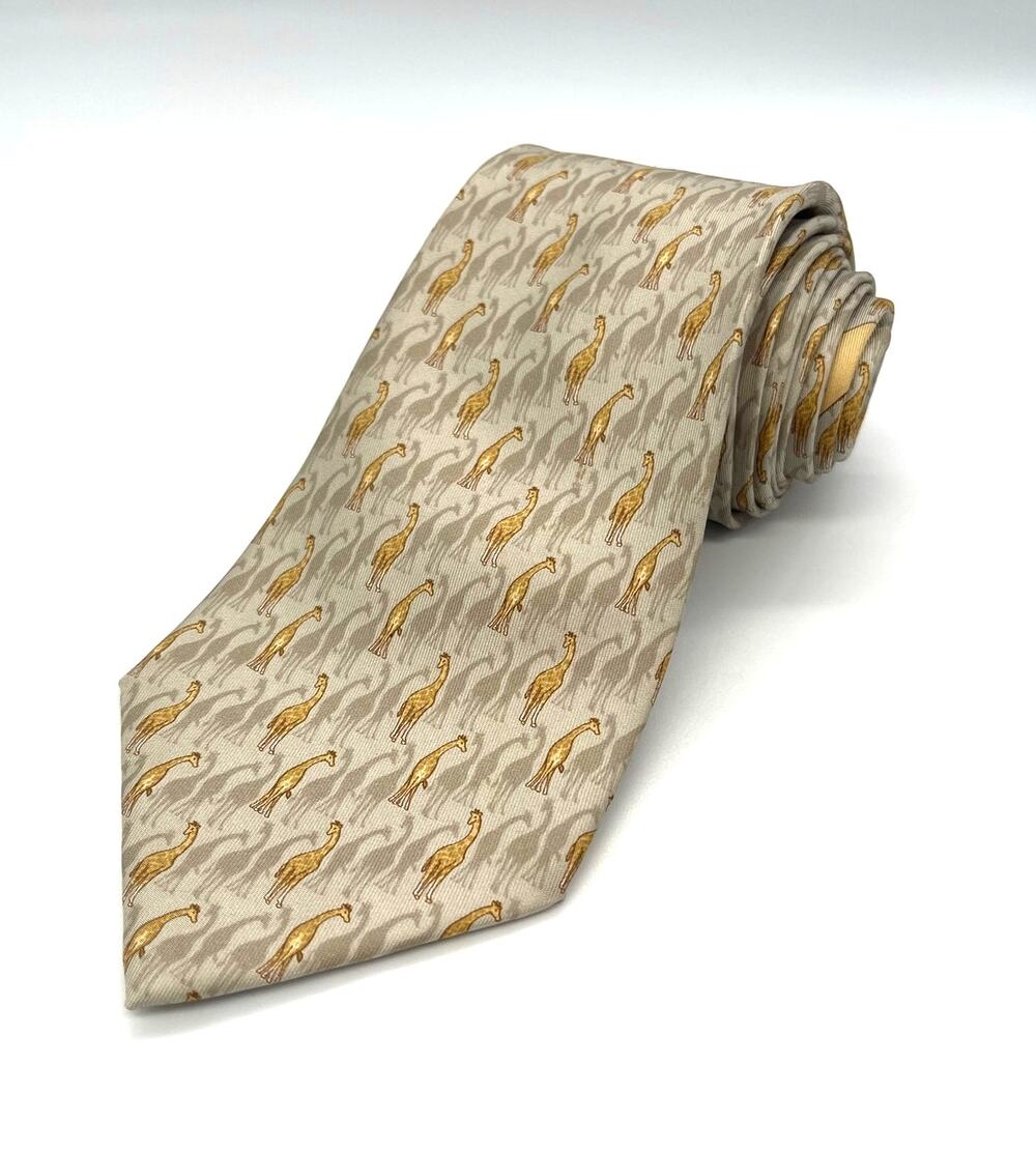 Salvador Ferragamo Cream / Gold Giraffe Motif Necktie 58” L 4” W 100% Silk Tie